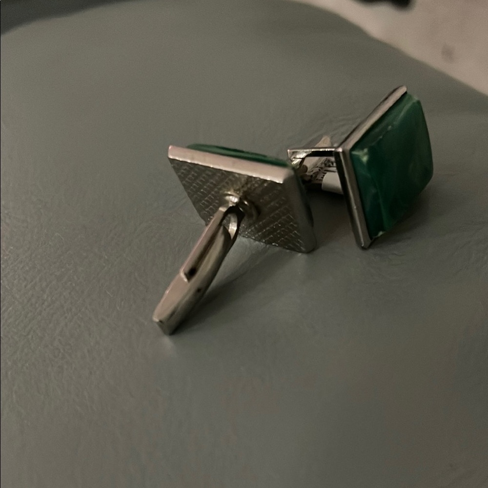 Green Rectangular Cufflinks - Picture 2 of 3